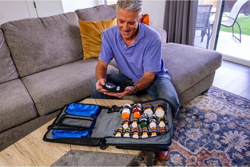 Large Insulated Medical Binder with Pill Organizer and 6-Pocket Folder